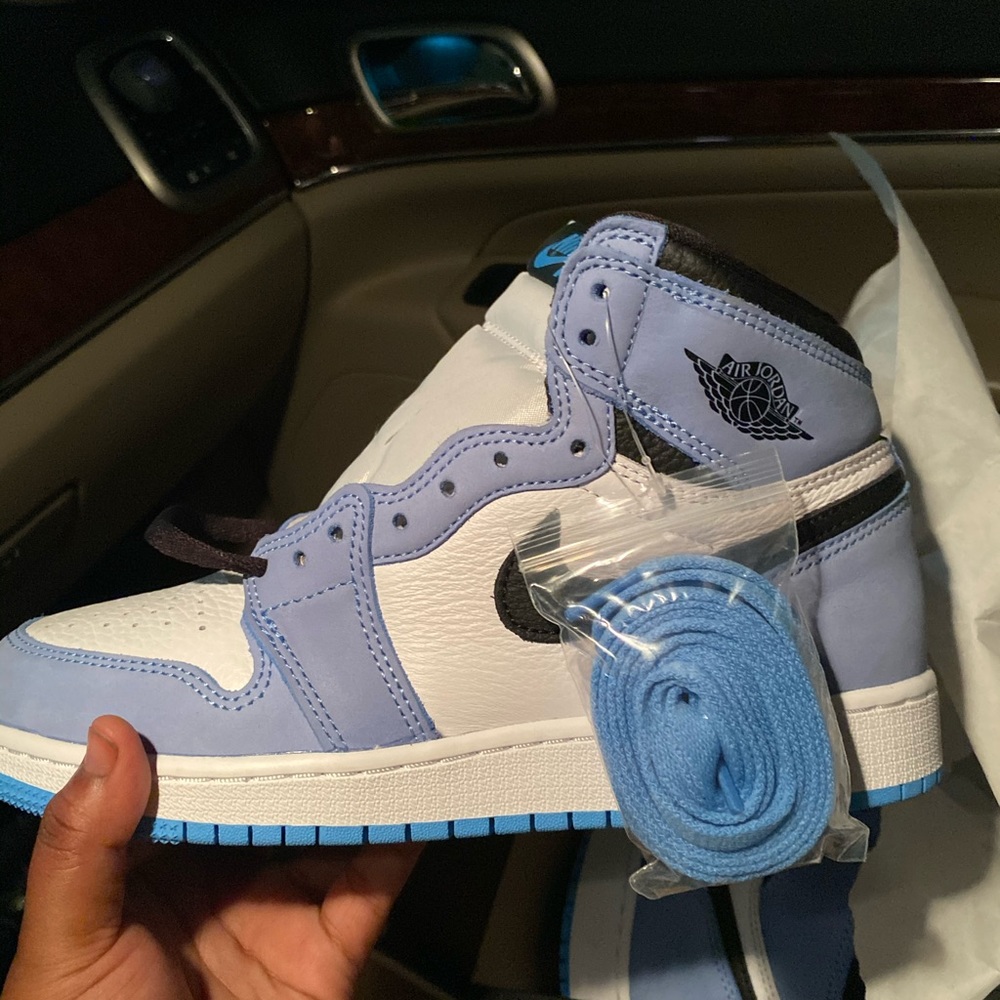 Jordan 1 Retro High University blue